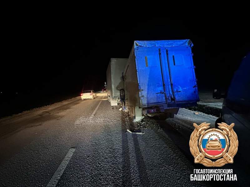 Водитель фургона погиб в аварии с грузовиком на трассе в Башкирии Водитель фургона погиб в аварии с грузовиком на трассе в Башкирии