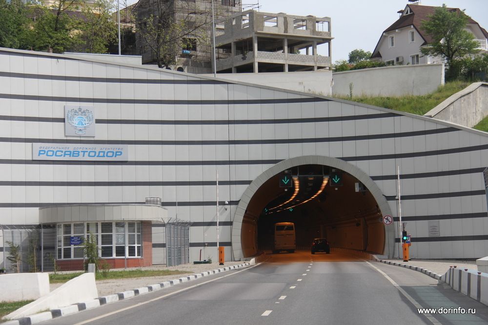 На трассе А-148 в Сочи завершили первоочередные работы по водоотведению в тоннеле № 2