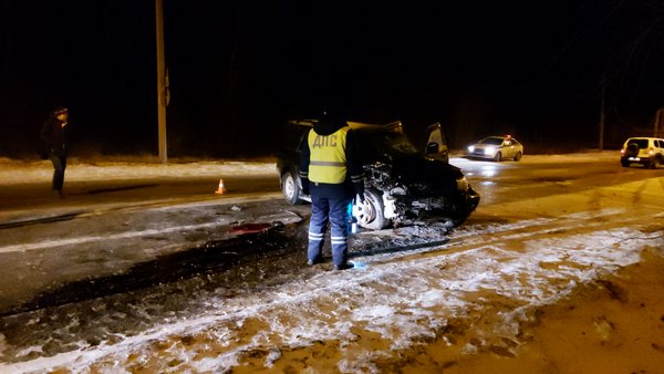 Внедорожник въехал в дерево и опрокинулся в Нижнем Тагиле: двое погибли Внедорожник въехал в дерево и опрокинулся в Нижнем Тагиле: двое погибли