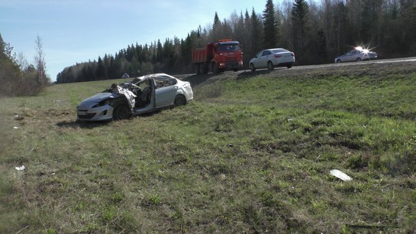 Один человек погиб, двое пострадали в утренней аварии на трассе Р-242 в Свердловской области