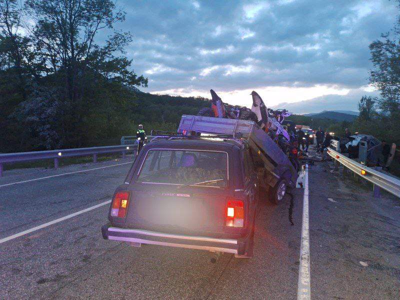 Три человека погибли в аварии в Геленджике Три человека погибли в аварии в Геленджике