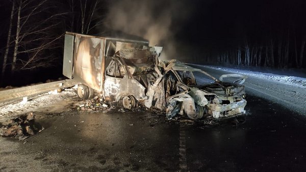 Двое из легковушки погибли в аварии с Газелью на трассе Р-255 Сибирь в Новосибирской области