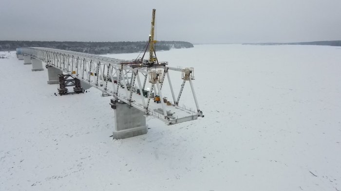 Продолжается монтаж последнего пролета Высокогорского моста в Красноярском крае