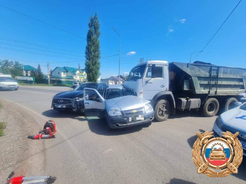 В тройном ДТП под Уфой погиб водитель машины Chevrolet Niva В тройном ДТП под Уфой погиб водитель машины Chevrolet Niva