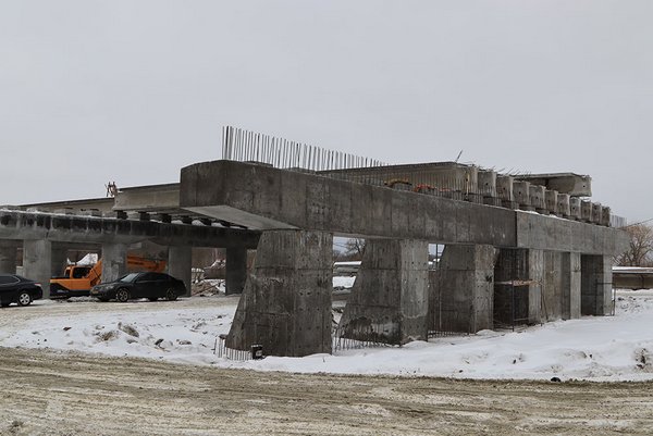 Первые сваи строящегося моста через Десну в Брянске начнут забивать в конце января