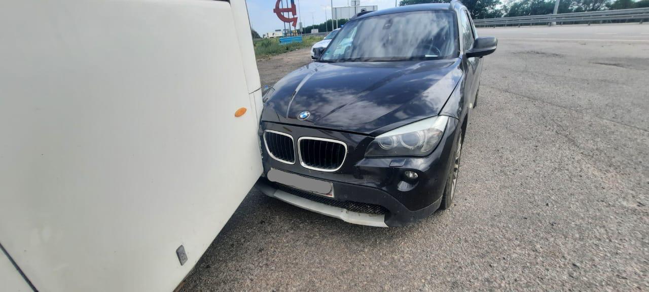 Водитель иномарки погиб в аварии на трассе М-4 Дон в Воронежской области