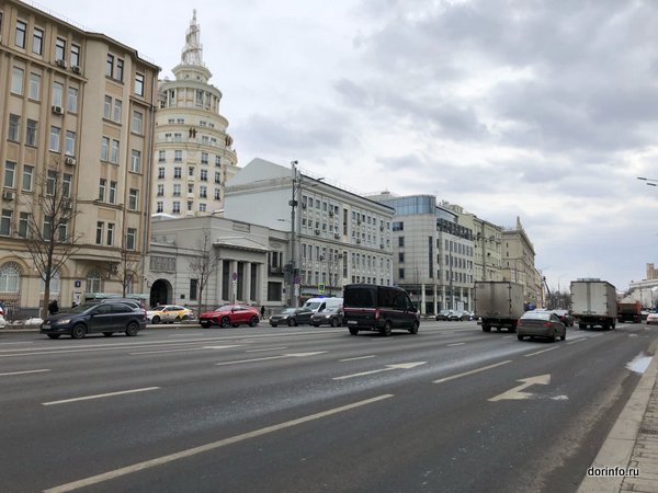 Движение на Садовом кольце ограничат в выходные в Москве