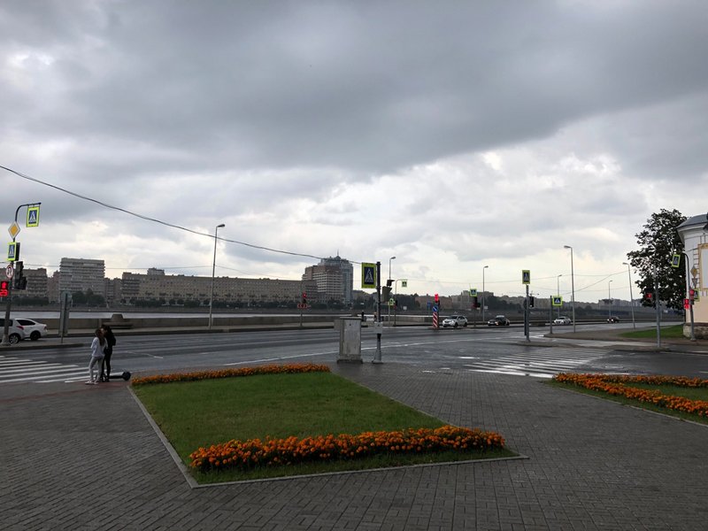 В Петербурге ограничат движение по участку Смольной набережной