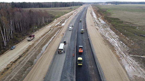 На участке трассы М-12 Москва - Казань во Владимирской области начали укладывать асфальт