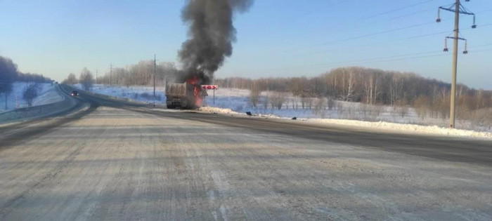 «Скорая» столкнулась с грузовиком в Томской области: четыре человека погибли
