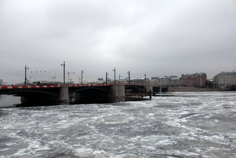 Мостотрест в этом году отремонтировал около 40 мостов и набережных в Петербурге