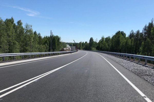 Ленавтодор заключил пять контрактов на ремонт региональных дорог