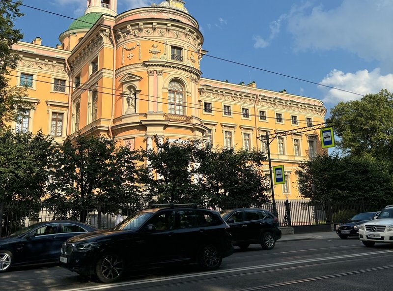 В центре Петербурга ограничивается движение из-за фестиваля «Фонтанка SUP», празднования Дня ВДВ и съемок фильма