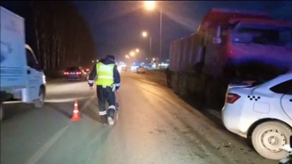 Два человека погибли в тройном ДТП на улице Шефской в Екатеринбурге