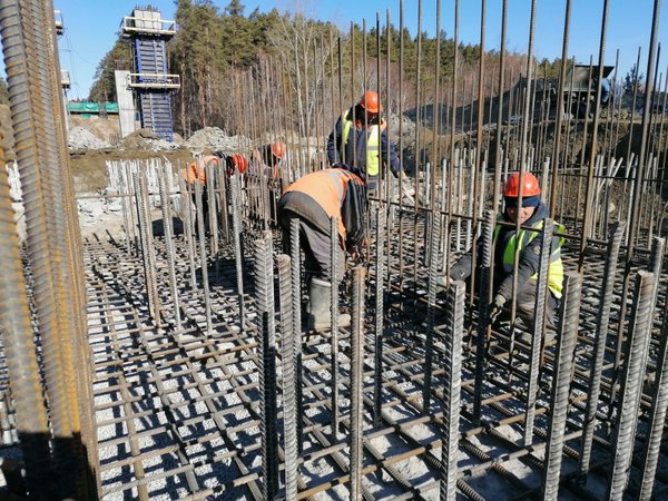 Строительство эстакады на дороге Барышево - Кольцово в Новосибирской области идет по графику