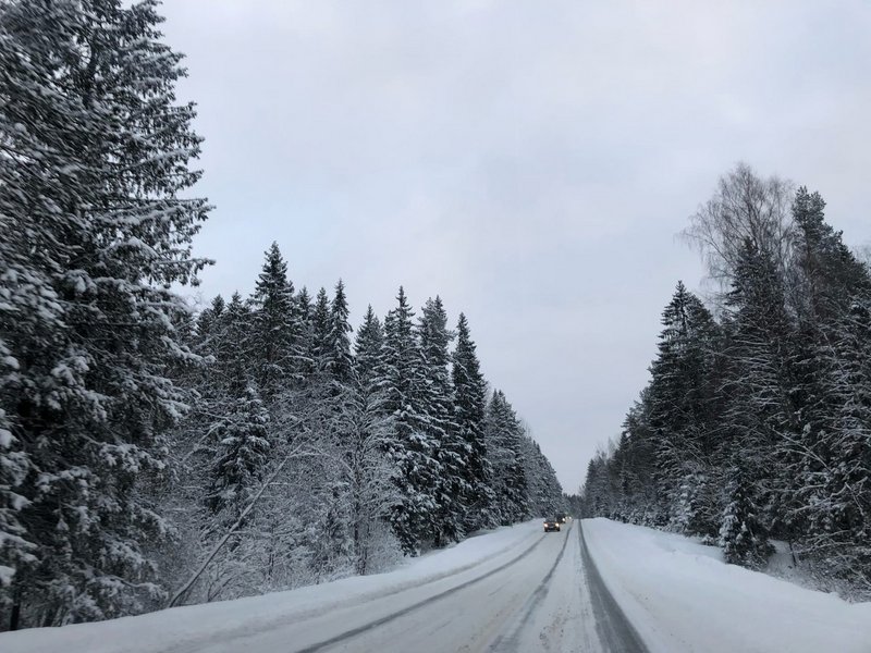 Возобновлено движение по дорогам и ледовым переправам на Ямале после непогоды