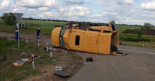 Пассажирка микроавтобуса погибла в ДТП на Кубани