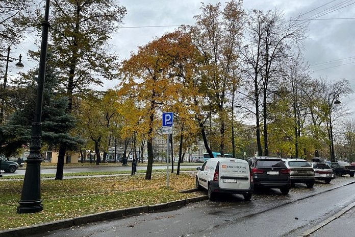 Зона платной парковки заработала на Васильевском острове Петербурга