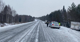 Две крупные аварии произошли за утро на трассе Р-255 Сибирь в Красноярском крае