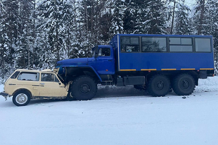 Четыре человека погибли в ДТП с «Нивой» и грузовиком в Красноярском крае