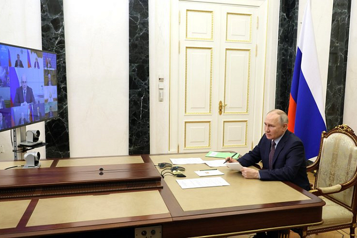 Андрей Белоусов доложил Владимиру Путину о развитии транспортных коридоров в России
