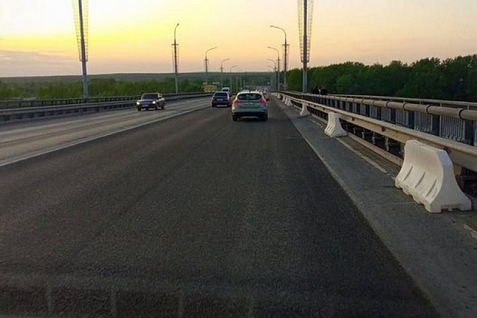 На Коммунальном мосту в Перми возобновили движение по всей ширине проезжей части