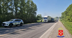 Автобус с пассажирами попал в аварию на трассе Р-255 Сибирь в Кузбассе