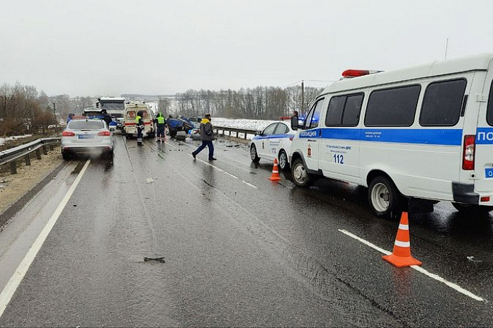 Пять человек погибли в аварии на трассе Р-22 Каспий в Подмосковье