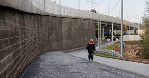 Движение транспорта по второй части путепровода по улице Джамбула в Иркутске открыли
