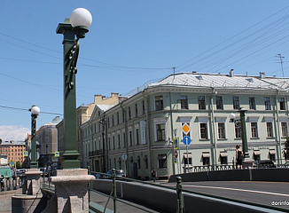 Новое светодиодное освещение установили на Сампсониевском мосту в Петербурге