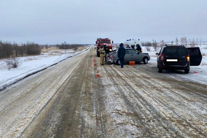 Взрослый и ребенок погибли в ДТП в Оренбуржье