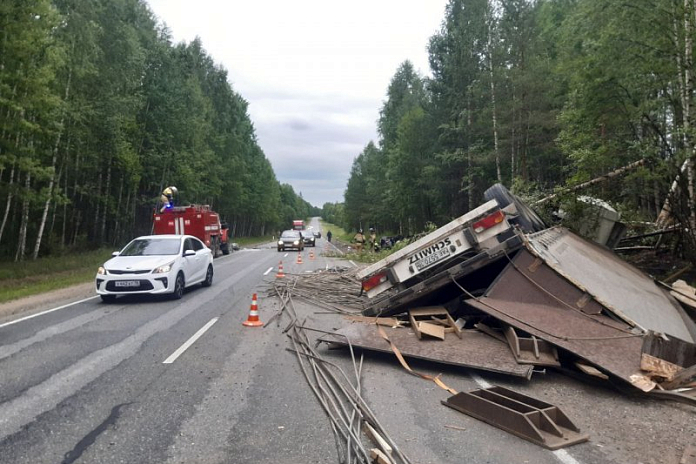 Пять человек погибли в массовой аварии на трассе Большая Соснова - Частые в Пермском крае