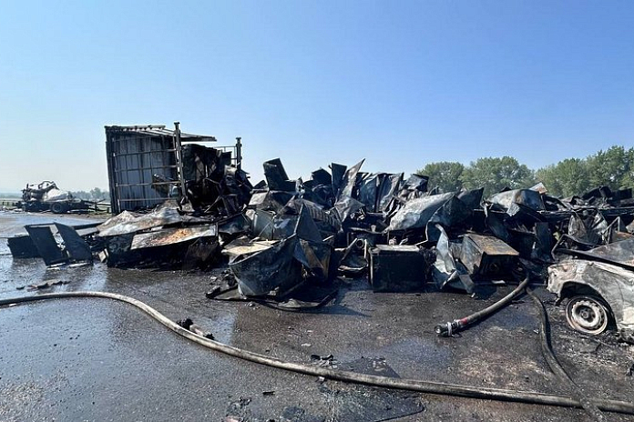 Два водителя погибли в массовом ДТП на обходе Красноярска