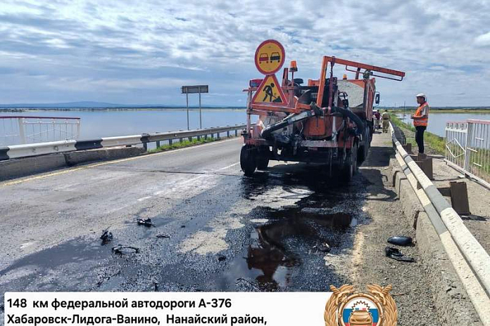 Дорожный рабочий погиб в ДТП на трассе А-376 в Хабаровском крае