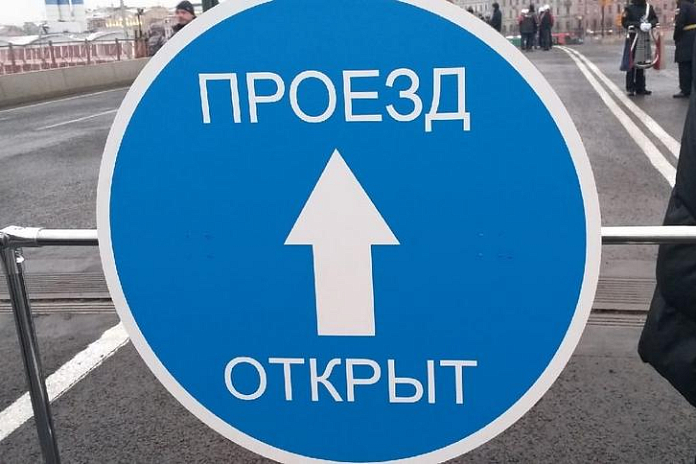 Открыли полноценное движение по «горбатому мосту» на ЕКАД в Свердловской области