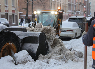За неделю с дорог Петербурга вывезли 220 тыс. кубометров снега