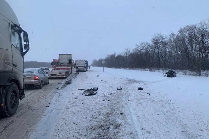 В двух утренних авариях на трассе М-5 Урал в Самарской области погибли 9 человек