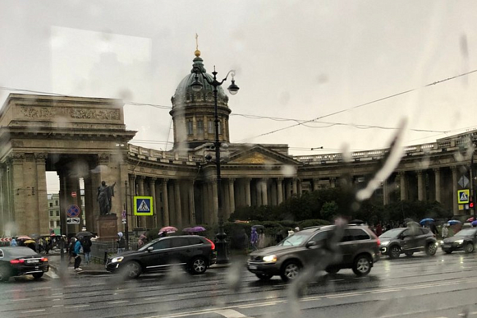 В Петербурге объявлены желтый и оранжевый уровни погодной опасности