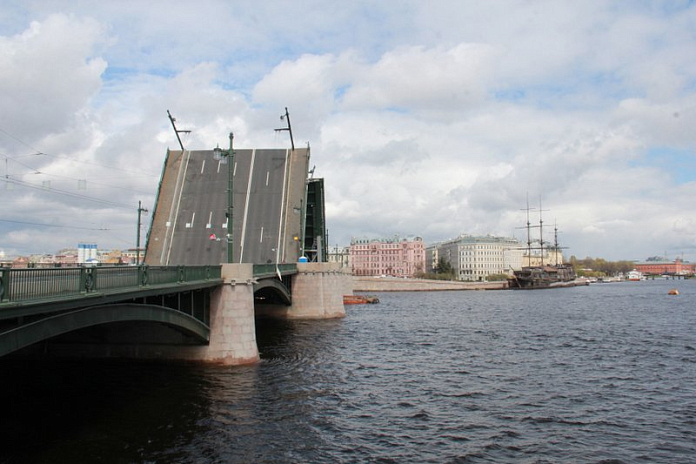 В этом году 30 мостов Петербурга отметят свои юбилеи