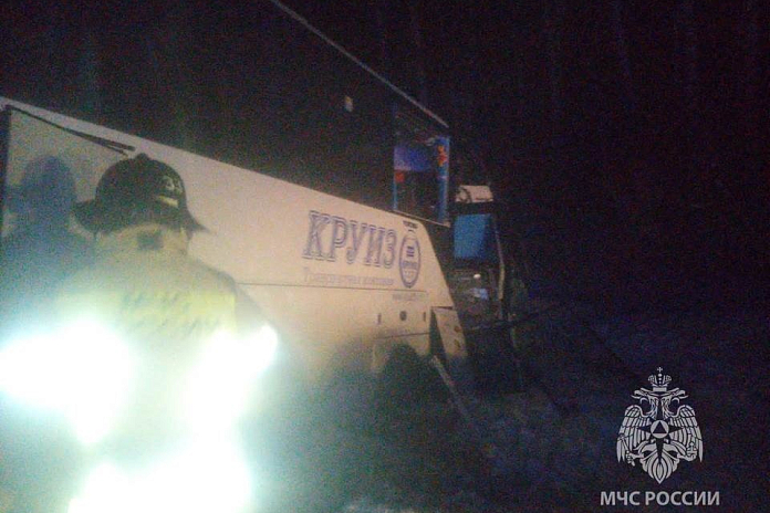 В аварии с автобусом, грузовиком и иномаркой на трассе М-7 Волга в Нижегородской области пострадали 5 человек