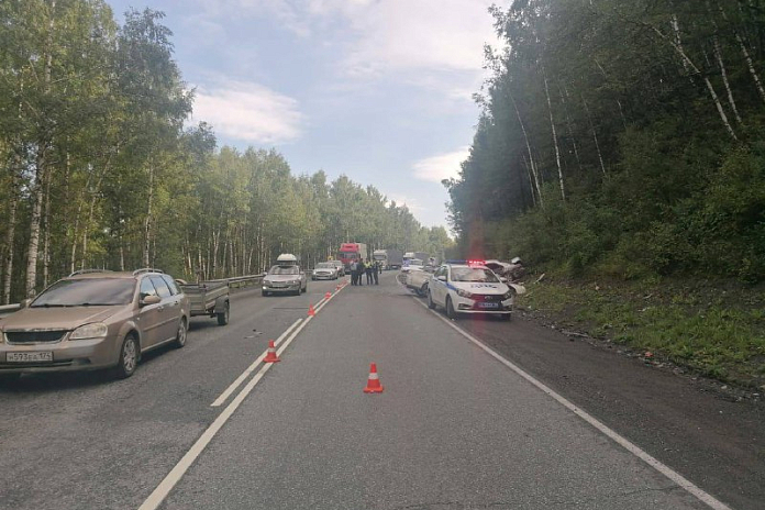 В утренней аварии на трассе М-5 Урал в Челябинской области погибли два человека