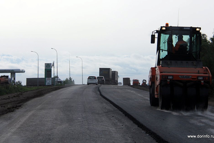 В Старорусском районе Новгородской области отремонтируют дороги к больницам и фельдшерским пунктам