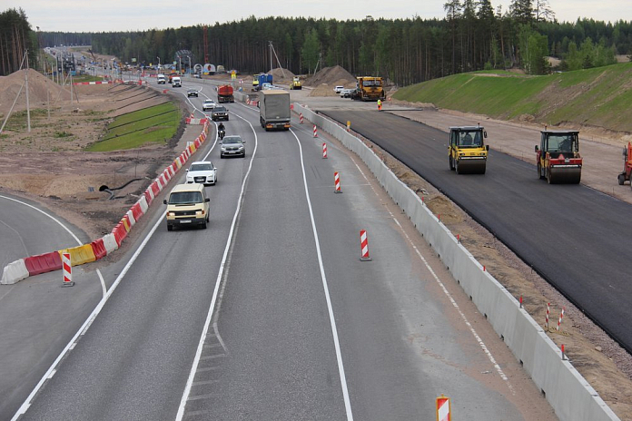 До середины июня на трассе А-181 Скандинавия в Ленобласти уложат свыше 100 тыс. кв. метров асфальта