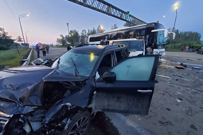 Три человека погибли, семеро пострадали в ДТП на трассе М-7 Волга во Владимирской области