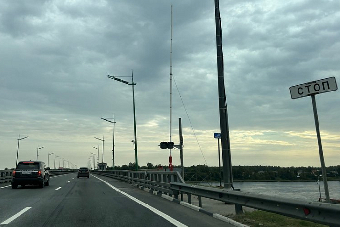 Ладожский мост на трассе Р-21 Кола в Ленобласти 14 октября разведут