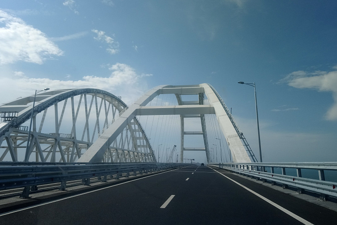 На Крымском мосту восстановили левую сторону проезжей части