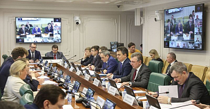 Меры поддержки транспортно-логистической отрасли обсудили в Совете Федерации