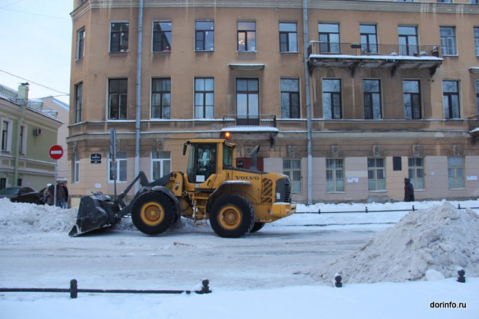 С начала зимнего сезона с дорог Петербурга собрали и утилизировали 2,5 млн кубометров снега