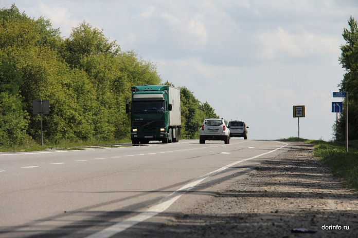 Движение большегрузов по дорогам Ленобласти ограничат в апреле