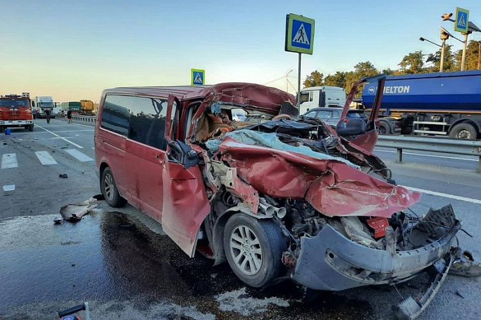 Женщина погибла в аварии на трассе М-4 Дон в Ростовской области